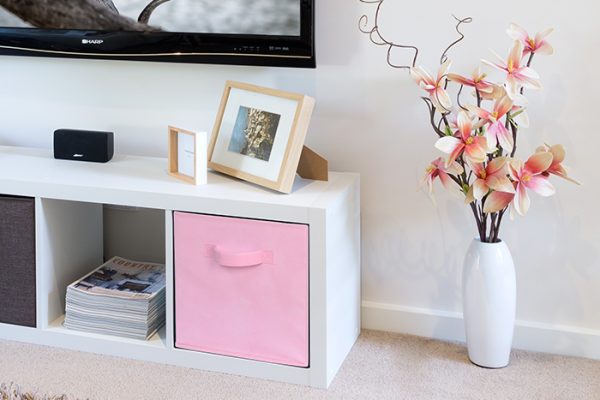 Flexi Storage Clever Cube Fabric Insert Pale Pink fitted inside Clever Cube 1x4 Unit White in living room